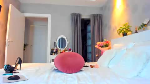 Haziel -  online show from December 14, 1:17 am