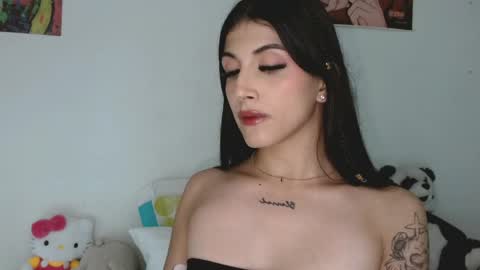 Snapshot of princess_ofyourdreams chatting on April 21, 2:04 am Sophie online show from April 21, 2:04 am