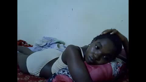 Snapshot of princess_scovia chatting on May 19, 6:31 am princess_scovia online show from May 19, 6:31 am