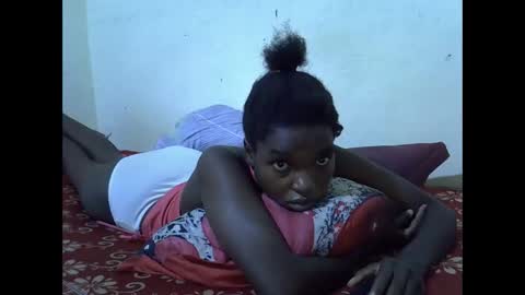 Snapshot of princess_scovia chatting on May 26, 2:07 am princess_scovia online show from May 26, 2:07 am