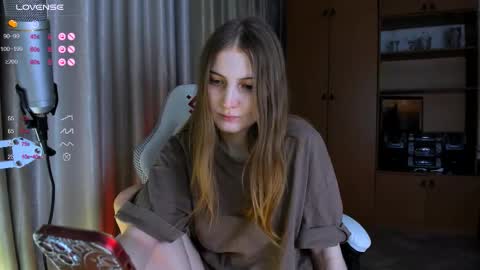 princessaalicc online show from January 5, 5:27 pm