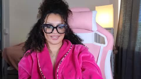 Amber online show from January 18, 11:00 pm