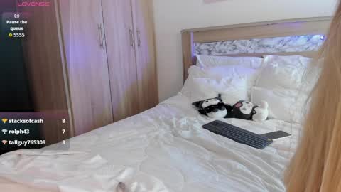 princessammy1 online show from April 28, 2:27 am