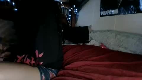 Holly love online show from December 4, 6:23 am