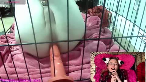 Snapshot of princessjuliaxo4 chatting on February 16, 10:06 pm PrIncessJulia0X online show from February 16, 10:06 pm