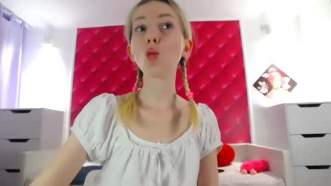Snapshot of princesskassiadin chatting on December 29, 3:03 pm GoddessKassia online show from December 29, 3:03 pm
