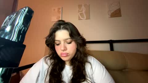 Snapshot of princesslaylaa chatting on October 12, 2:43 am princessviccxo online show from October 12, 2:43 am