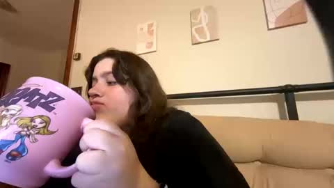 Snapshot of princesslaylaa chatting on October 17, 6:05 am princessviccxo online show from October 17, 6:05 am