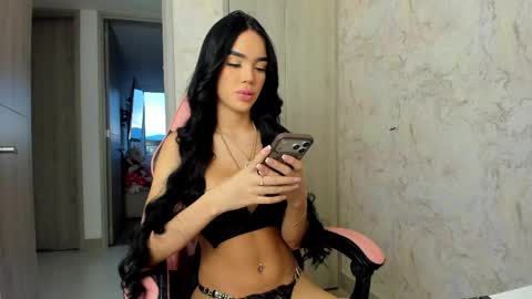 Luciana Alzate  online show from May 13, 11:00 pm