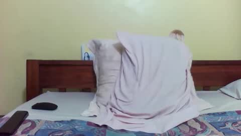 Snapshot of princessmiles2 chatting on October 3, 6:38 pm phelly online show from October 3, 6:38 pm