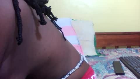 Snapshot of princessmiles2 chatting on December 3, 8:40 pm phelly online show from December 3, 8:40 pm