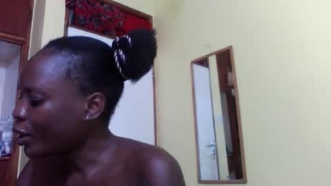 Snapshot of princessmiles2 chatting on December 15, 6:12 pm phelly online show from December 15, 6:12 pm