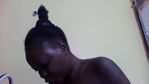 Snapshot of princessmiles2 chatting on January 31, 11:14 pm phelly online show from January 31, 11:14 pm