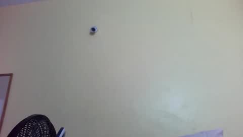 Snapshot of princessmiles2 chatting on February 4, 11:42 pm phelly online show from February 4, 11:42 pm