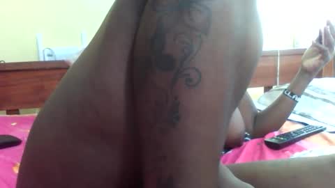 Snapshot of princessmiles2 chatting on March 30, 7:31 am phelly online show from March 30, 7:31 am