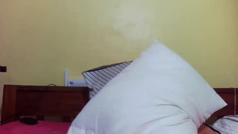 Snapshot of princessmiles2 chatting on April 4, 10:18 pm phelly online show from April 4, 10:18 pm