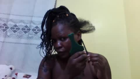 Snapshot of princessmiles2 chatting on June 30, 3:24 pm phelly online show from June 30, 3:24 pm