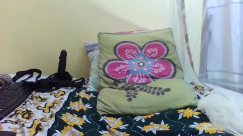 Snapshot of princessmiles2 chatting on July 16, 6:36 pm phelly online show from July 16, 6:36 pm