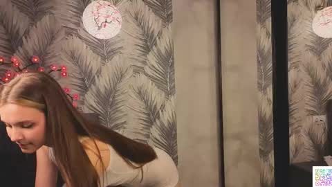 Snapshot of princessshina chatting on June 4, 5:19 pm Hina online show from June 4, 5:19 pm