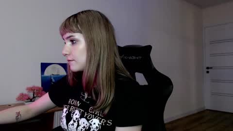 Snapshot of princessshy___ chatting on March 12, 3:07 pm 18 y.o online show from March 12, 3:07 pm