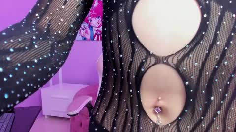 Snapshot of prinsse_sarita_ chatting on April 8, 10:37 am SARITA online show from April 8, 10:37 am