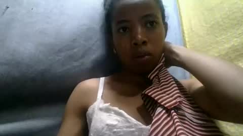 prisca880319 online show from April 28, 9:36 am