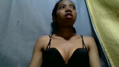 prisca880319 online show from April 30, 8:09 am