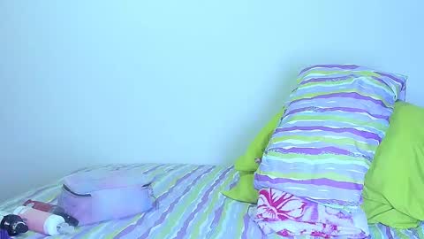 Snapshot of priscilasmiith25 chatting on February 17, 7:10 pm PriscilaSmiith online show from February 17, 7:10 pm