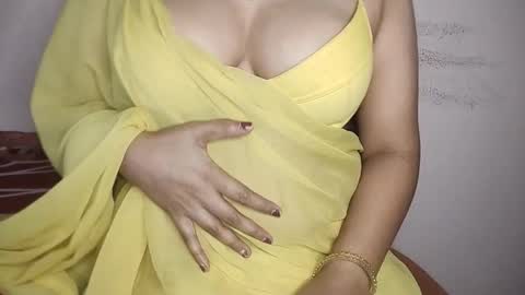 priyu_ online show from November 9, 4:49 pm