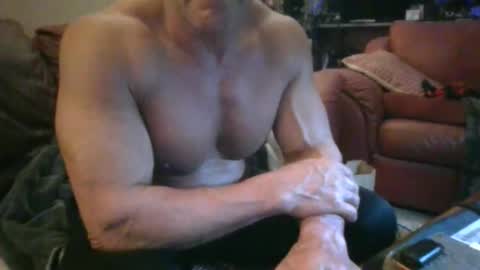 MUSCLEGOD online show from February 2, 3:05 am