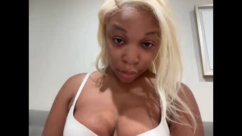 Snapshot of productivepussy chatting on March 20, 1:32 am ProductivePorn online show from March 20, 1:32 am