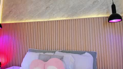 Profana Red online show from April 12, 1:49 pm