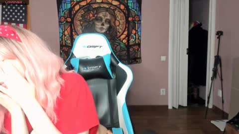 Di online show from April 21, 4:52 am