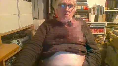 proudwelshman online show from December 4, 7:01 pm