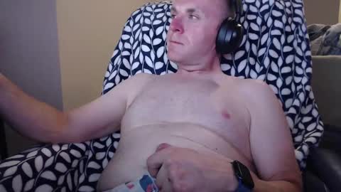 Snapshot of proutlesex chatting on May 11, 12:27 am DesertRat online show from May 11, 12:27 am