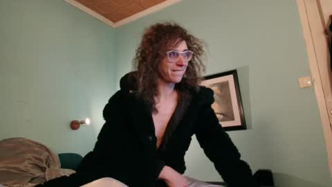 Snapshot of prxscillia_tx chatting on December 9, 7:06 am prxscillia_tx online show from December 9, 7:06 am