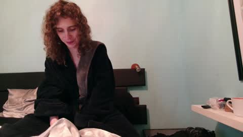 Snapshot of prxscillia_tx chatting on December 30, 3:35 pm prxscillia_tx online show from December 30, 3:35 pm