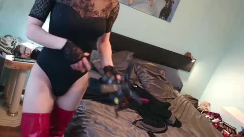 prxscillia_tx online show from February 16, 4:14 pm