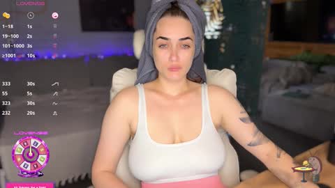 Queen of Pain online show from September 19, 1:56 pm