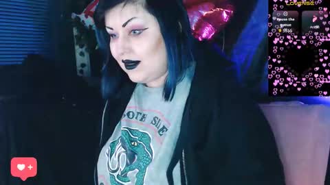 Snapshot of psychobitch69 chatting on February 15, 8:05 pm OlivePsy online show from February 15, 8:05 pm