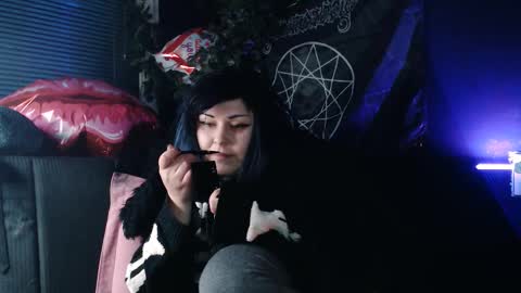 Snapshot of psychobitch69 chatting on February 22, 3:40 am OlivePsy online show from February 22, 3:40 am