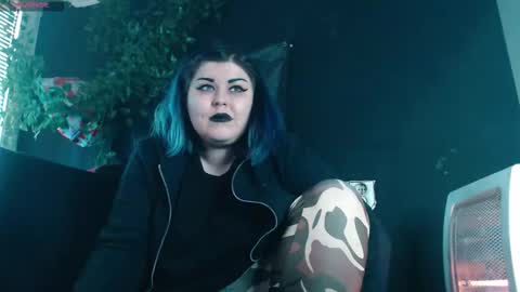 Snapshot of psychobitch69 chatting on February 27, 10:15 am OlivePsy online show from February 27, 10:15 am