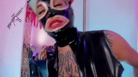 Snapshot of psychodoll_11 chatting on May 15, 3:52 pm psycodoll online show from May 15, 3:52 pm