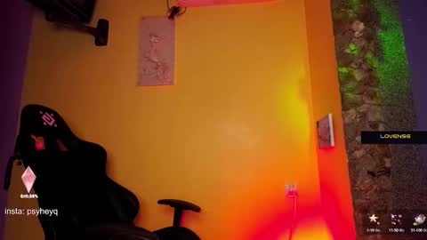 Snapshot of psyheya chatting on December 2, 3:58 pm LUCY ----- online show from December 2, 3:58 pm