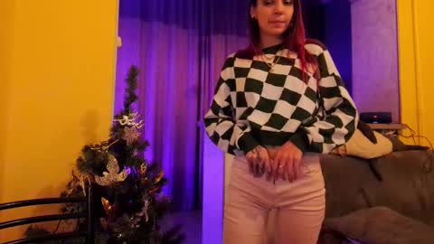 Snapshot of psyheya chatting on December 31, 11:49 pm LUCY ----- online show from December 31, 11:49 pm