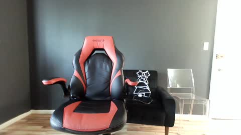 Snapshot of puddinforlife chatting on January 3, 3:12 pm Krystle online show from January 3, 3:12 pm