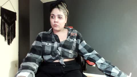 Snapshot of puddinforlife chatting on January 20, 3:04 am Krystle online show from January 20, 3:04 am