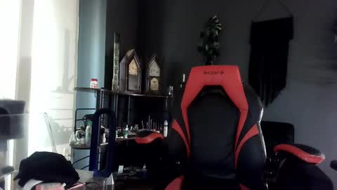 Snapshot of puddinforlife chatting on September 23, 1:36 pm Krystle online show from September 23, 1:36 pm