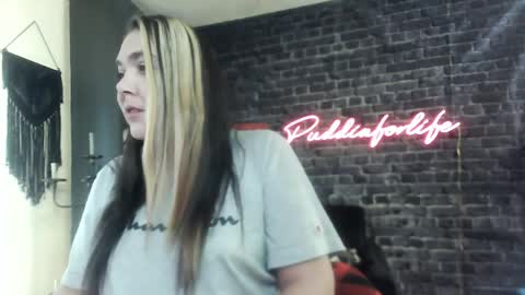 Krystle online show from March 23, 1:37 pm