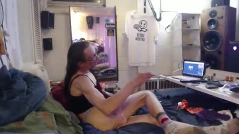 puff0169 online show from April 25, 6:38 am